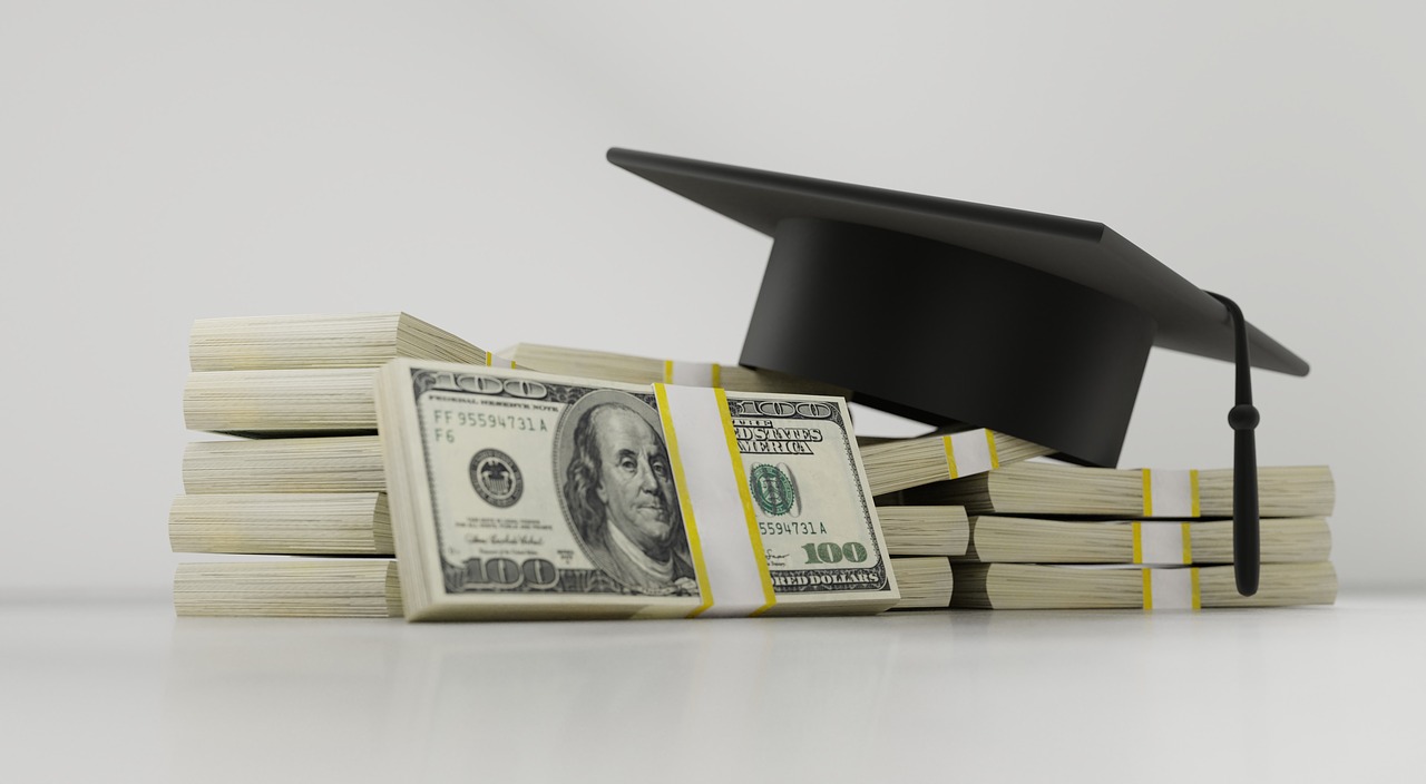 Image for Comparing Your Options for Student Loans